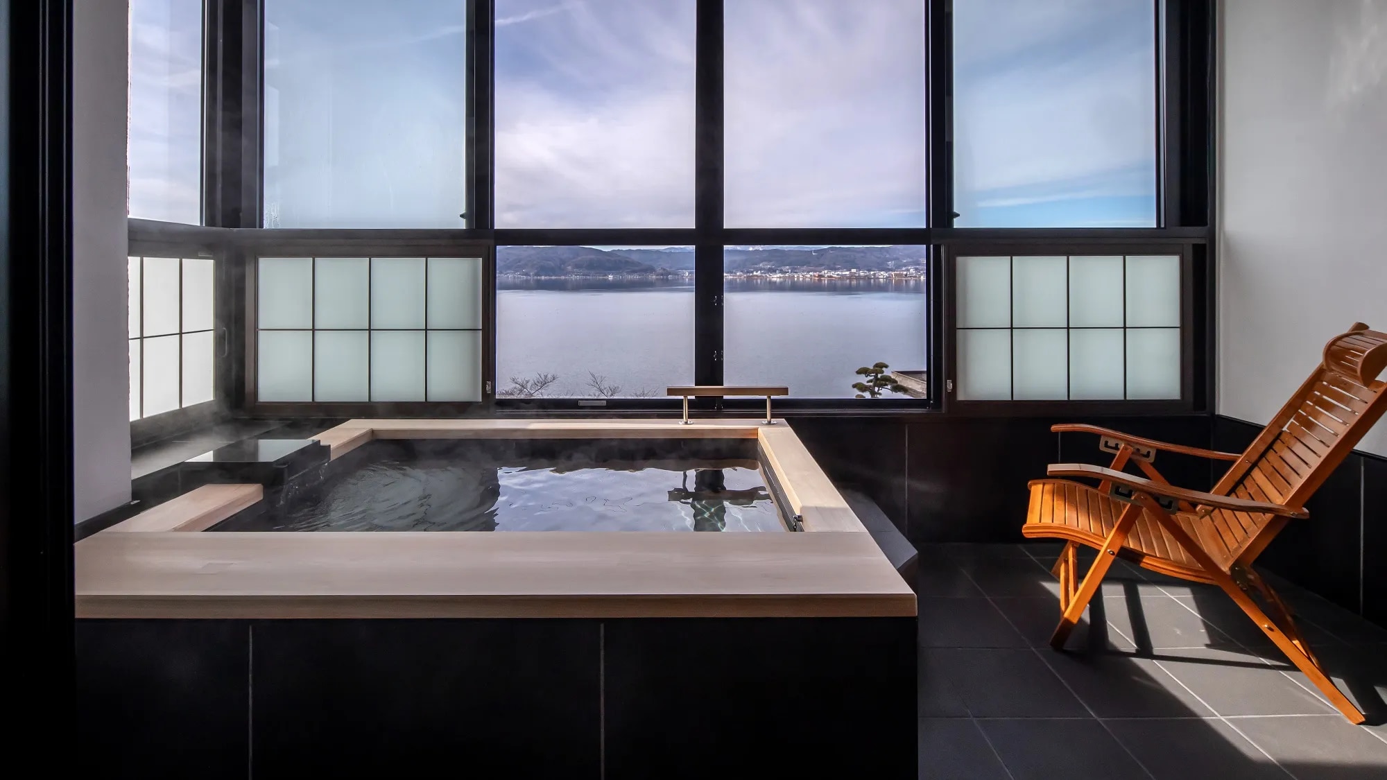 寛ぎの諏訪の湯宿 萃sui-諏訪湖