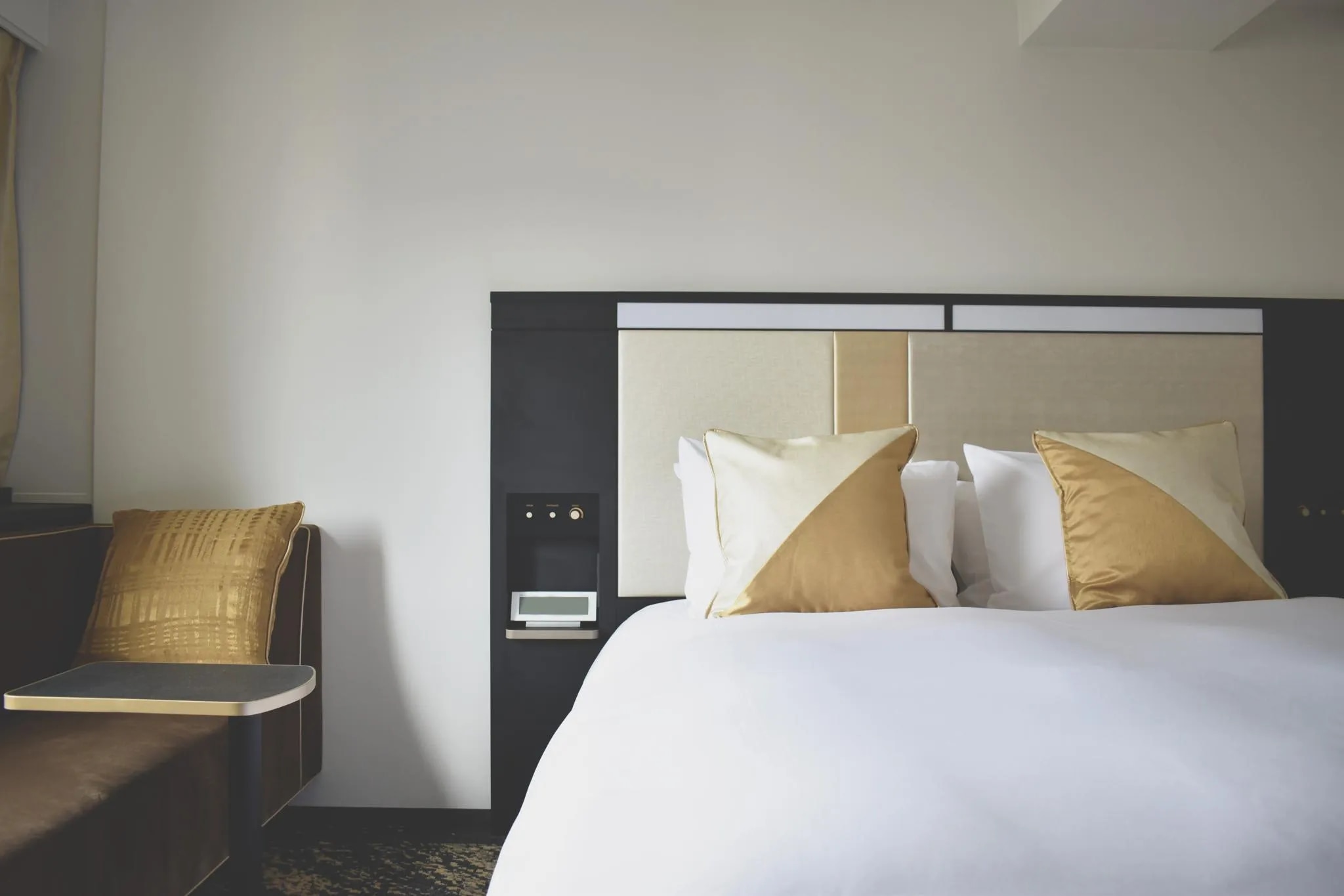 クロスホテル大阪