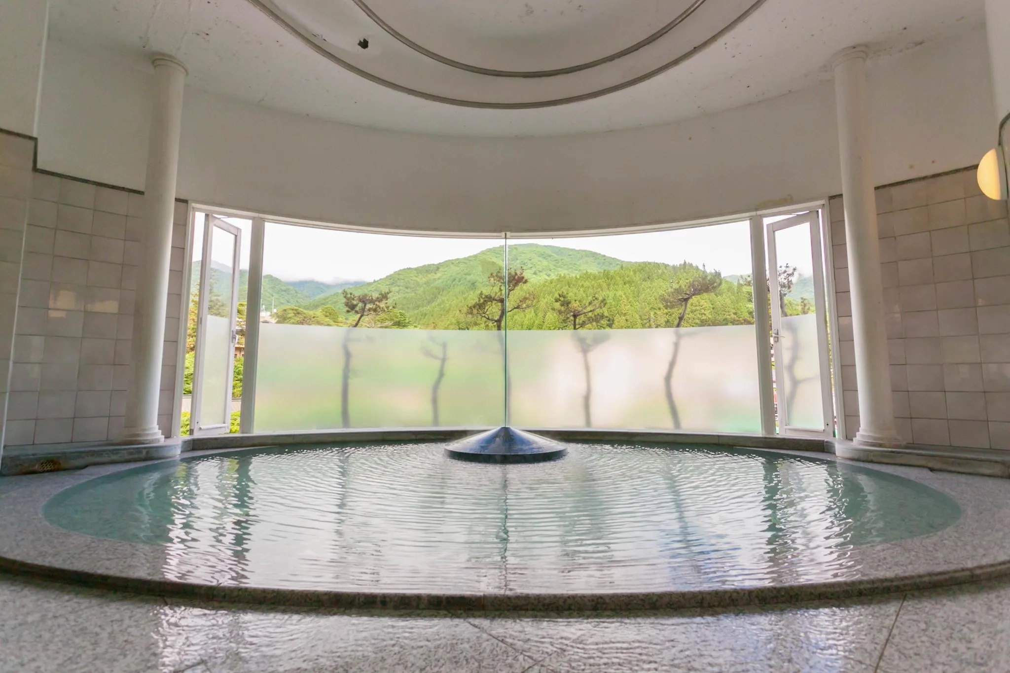 四万グランドホテル