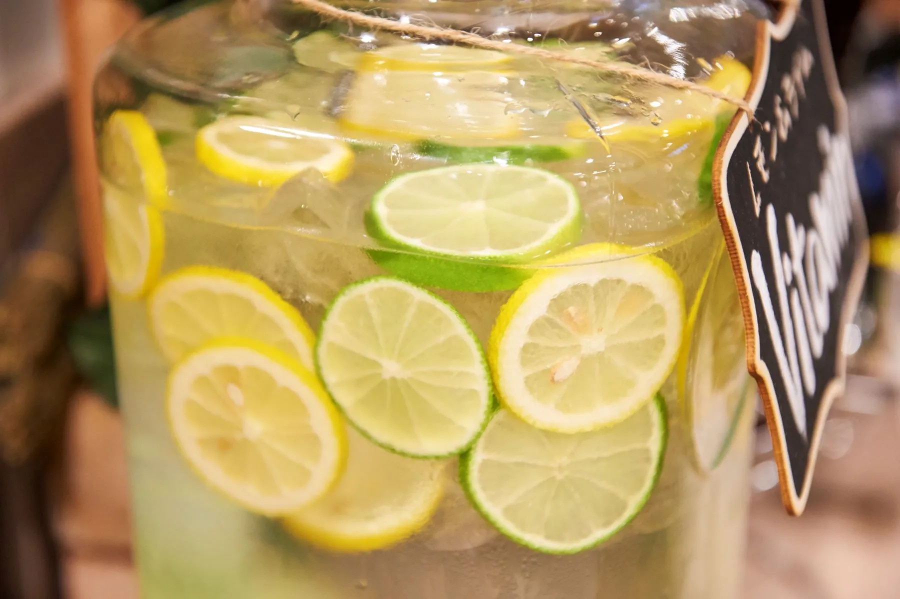 クインテッサホテル東京羽田 Comic ＆ Books