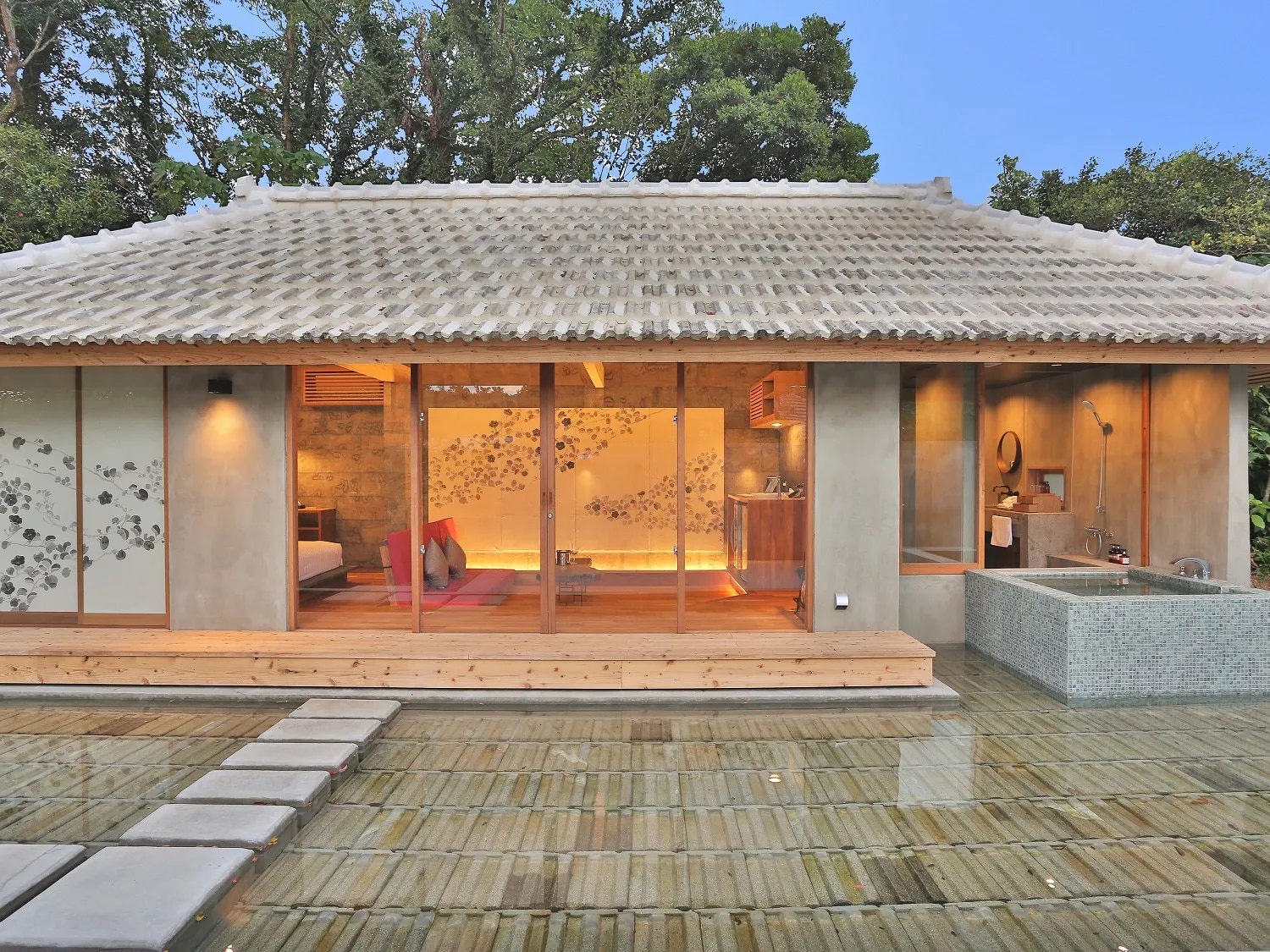 翡翠巣 KAWASEMINOSU（MUKAKA VILLA）