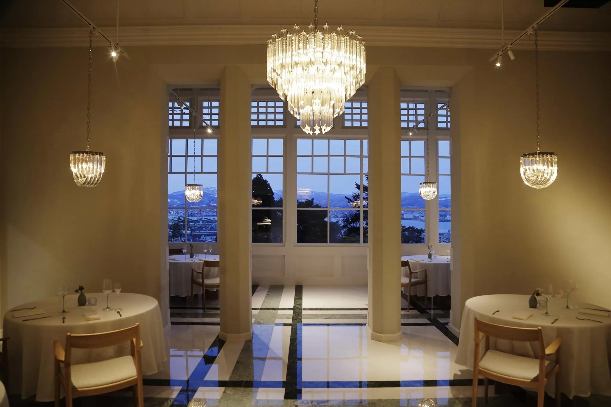 HOTEL 白林 HAKODATE