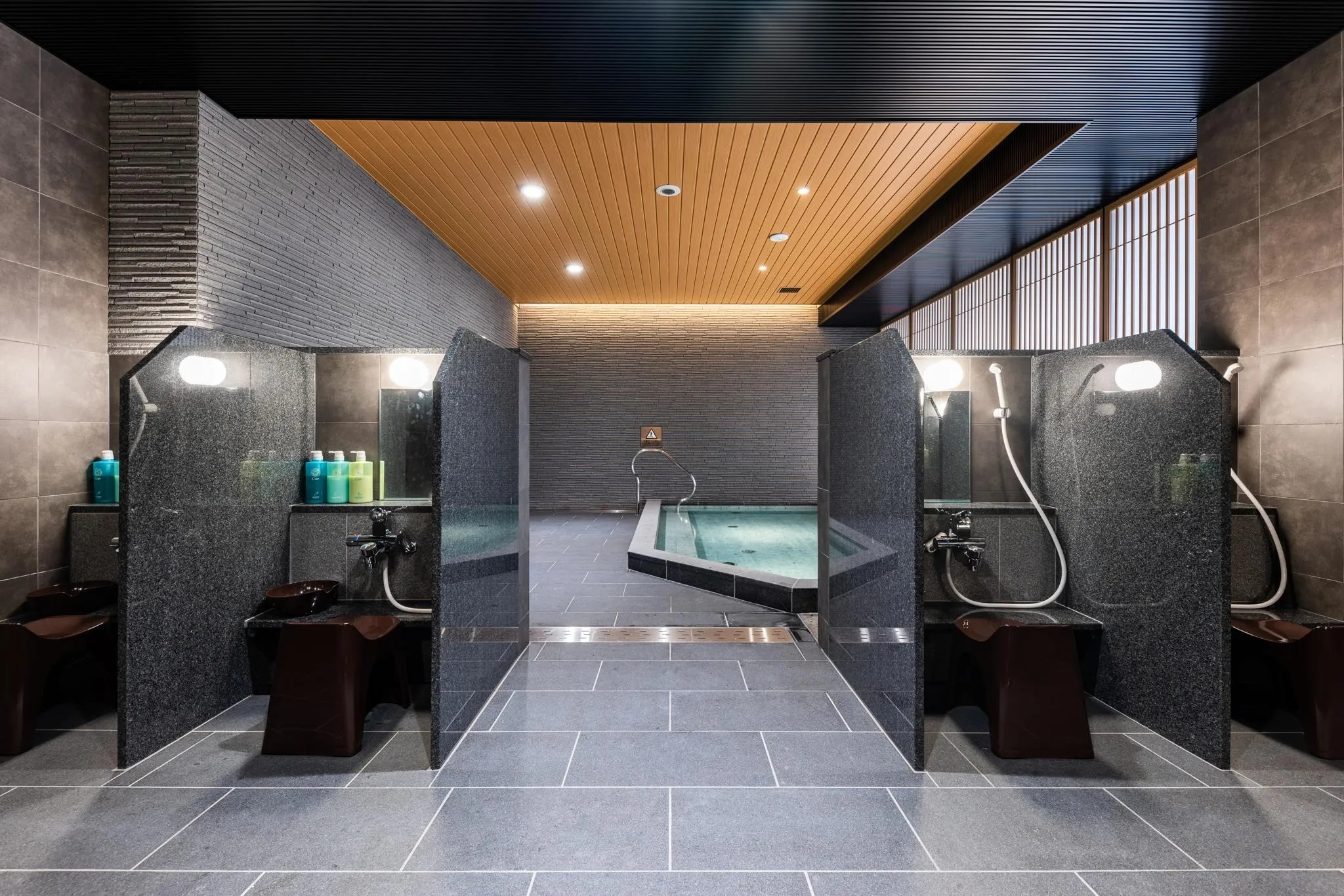 ホテルかずさや