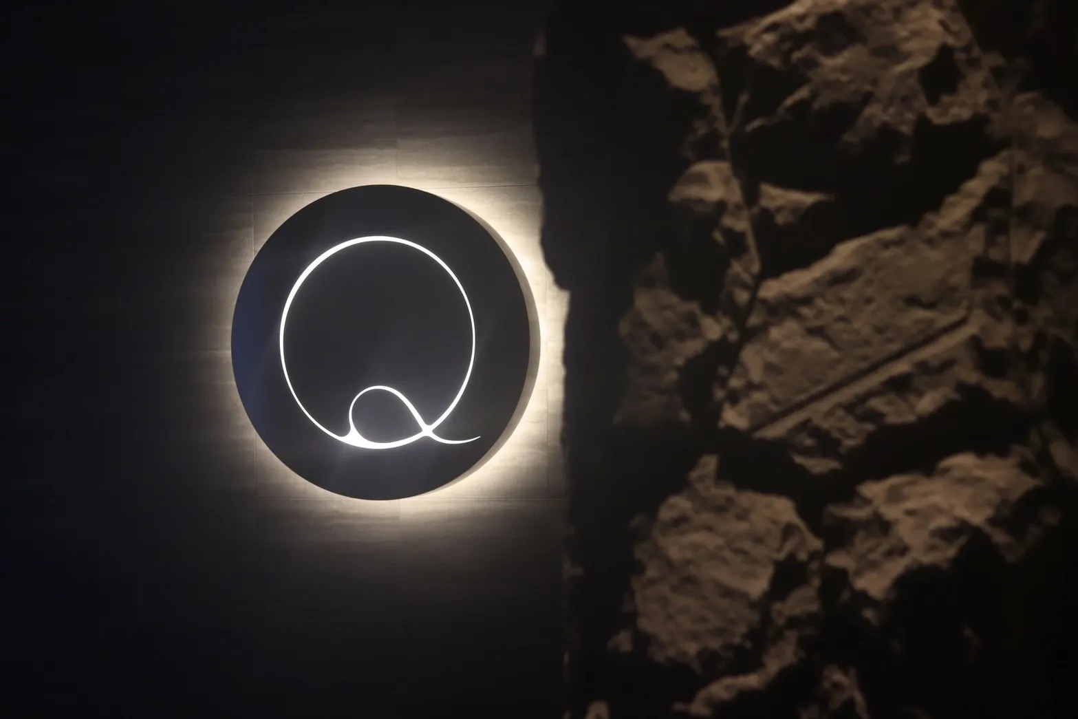 エクスクラメーションホテル