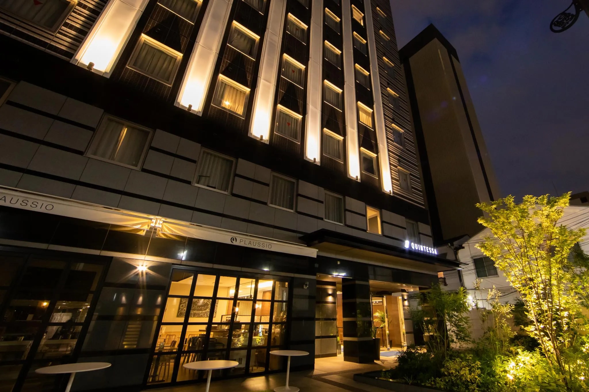 クインテッサホテル大阪心斎橋 Comic＆Books