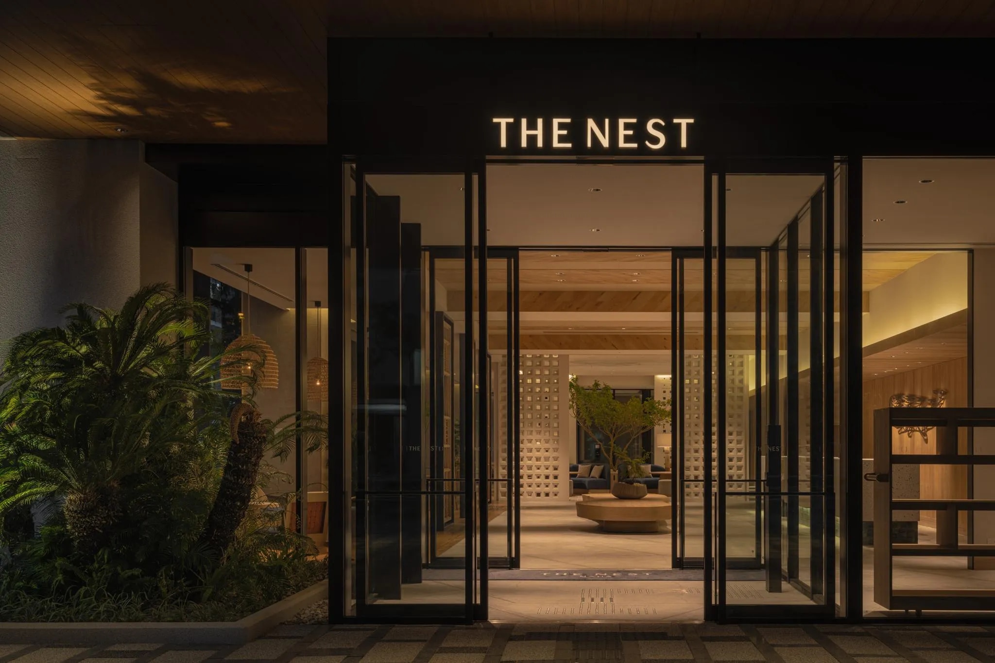 THE NEST 那覇