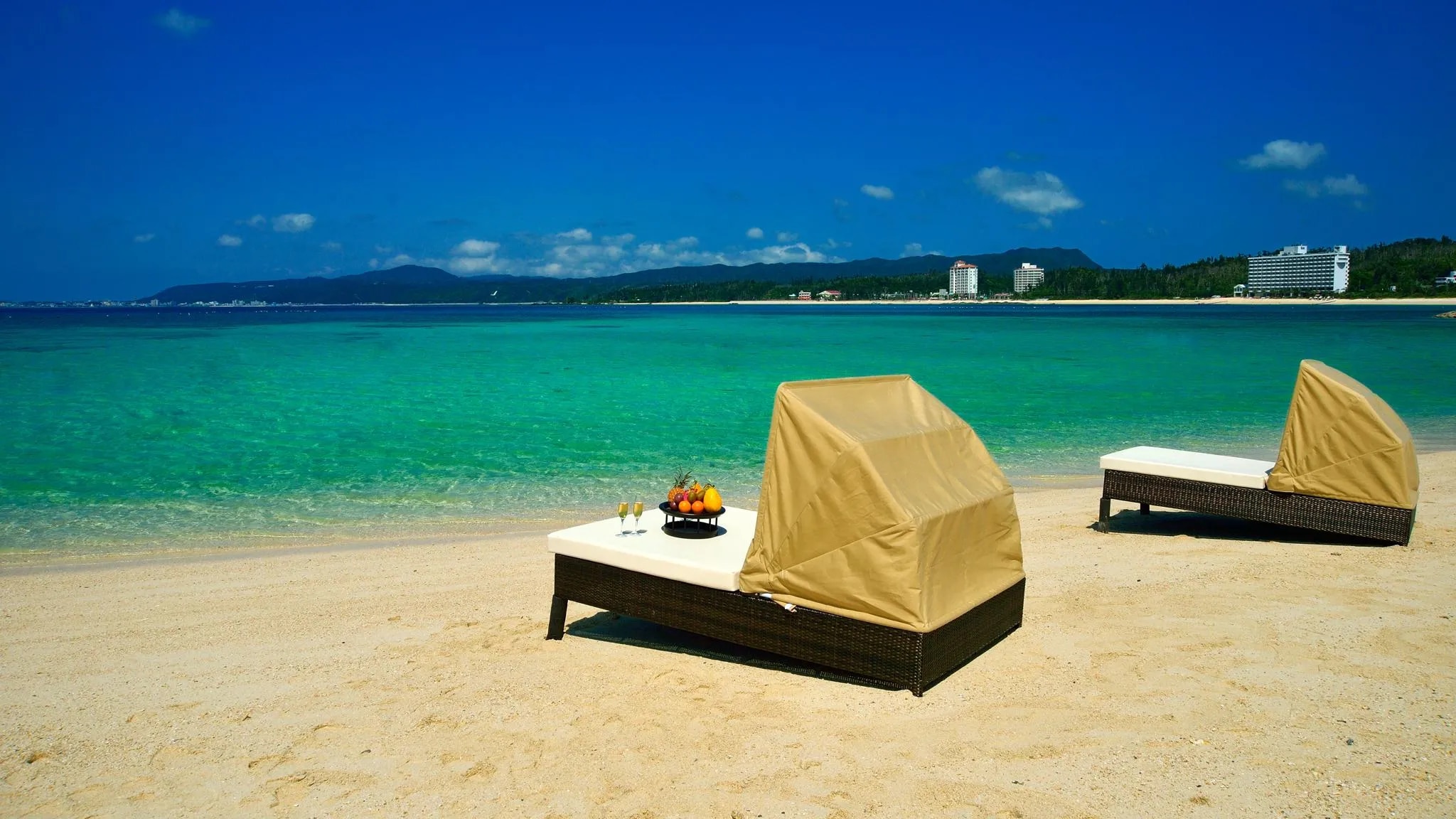 ビーチは目の前！夏こそ行きたい沖縄旅